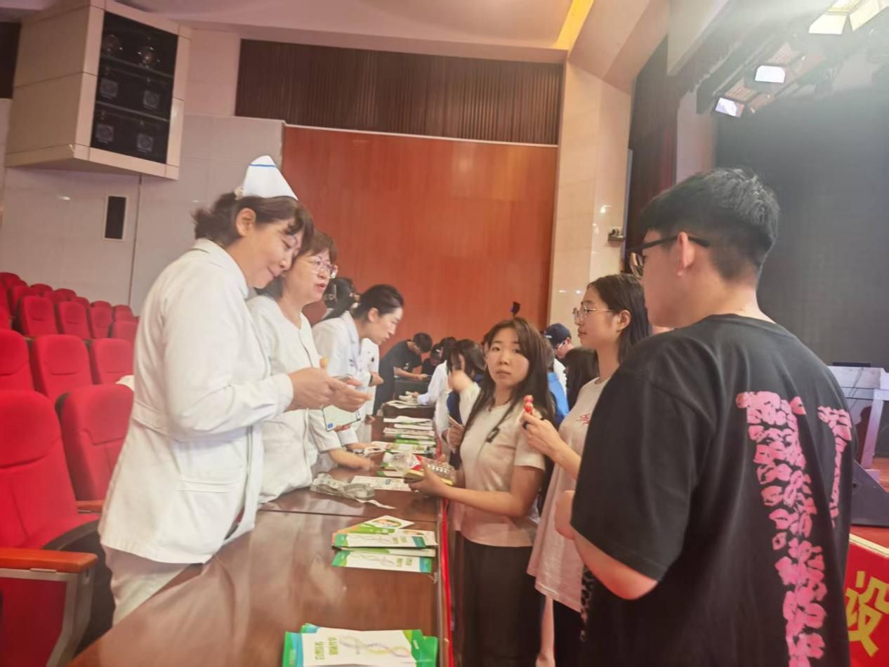 携手健康未来，共筑营养长城——记我校与内蒙古医科大学附属医院联合开展全民营养周义诊暨健康咨询活动